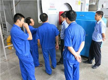 Henan Yuntian tegeleb suvise kraana seadmete ohutuskontrollidega.jpg Henan Yuntian conducts summer crane equipment safety inspections.jpg