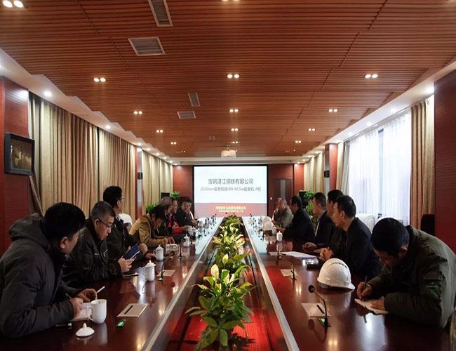 Baosteeli Grupp teostab meie firmale ehitatud ümbertöötlemisseadme projekti kraanade kontrollimise611153008.jpg Baosteel Group conducts A check on the cranes of rewinding unit project that our company has built611153008.jpg